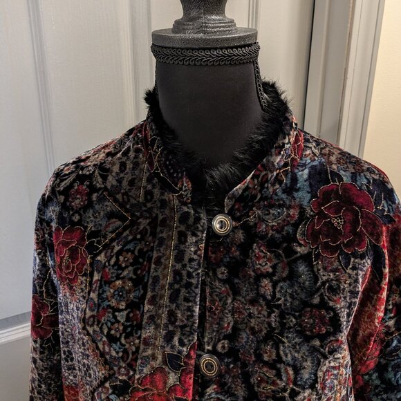 White Stag Gold And Velour Accent Mandarin Style Top - Picture 2 of 11